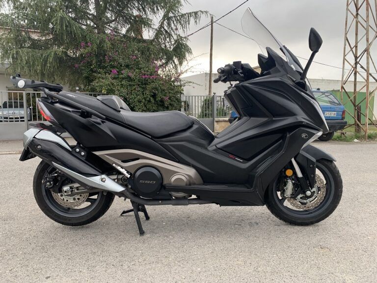 KYMCO AK 550