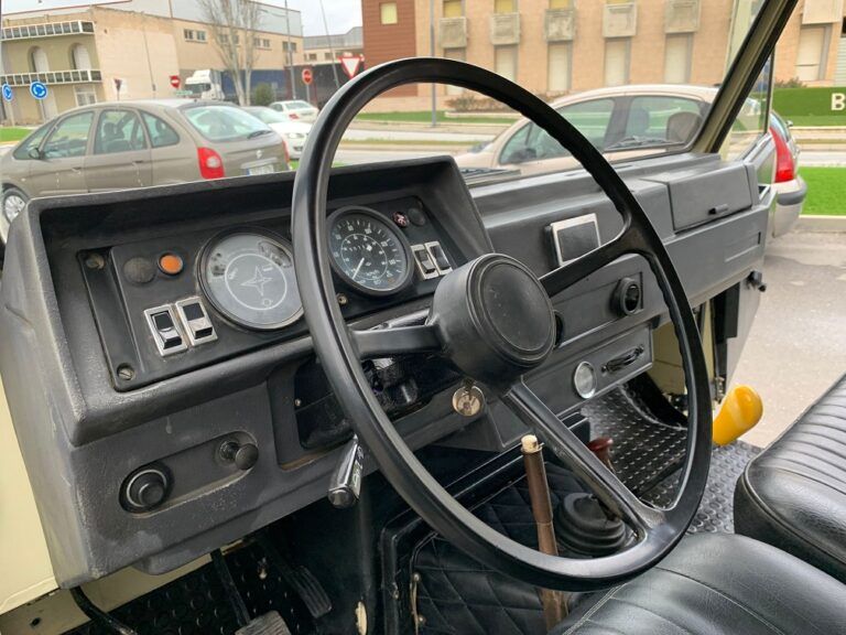 Land Rover Santana 119 basculante