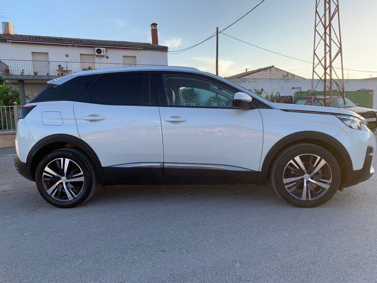 PEUGEOT 3008 Allure 1.2 PureTech SS