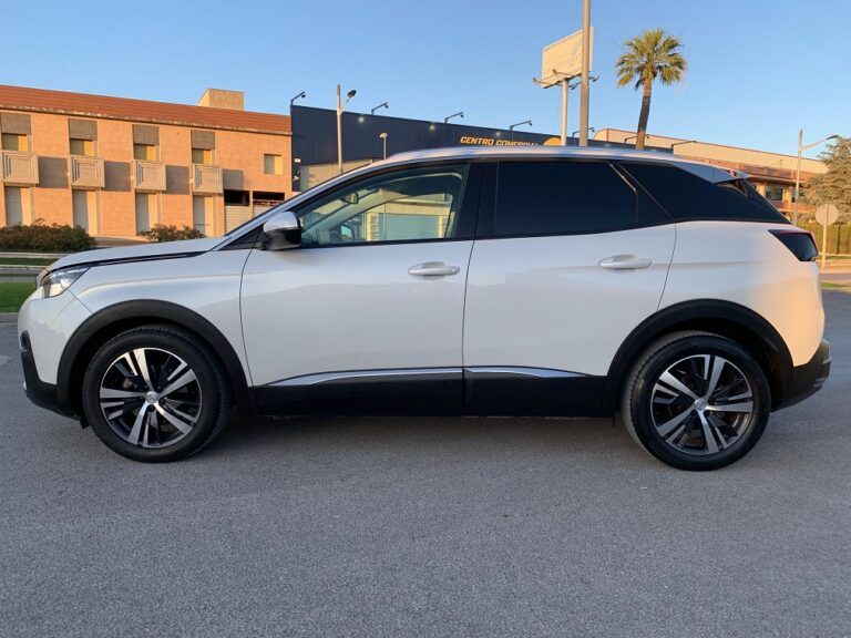 PEUGEOT 3008 Allure 1.2 PureTech SS