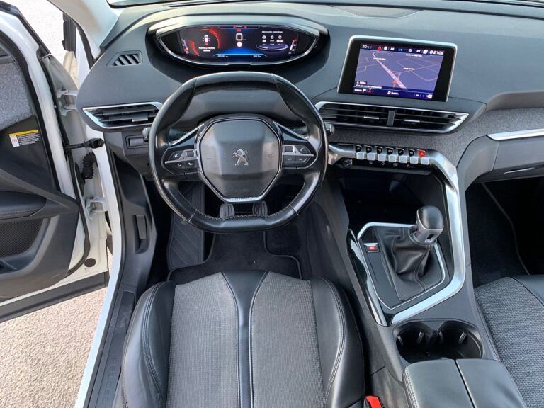 PEUGEOT 3008 Allure 1.2 PureTech SS