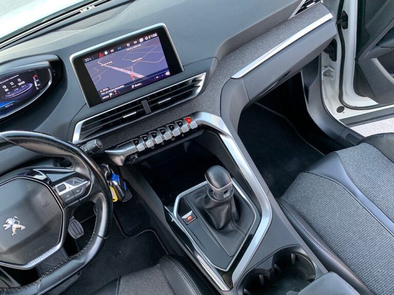PEUGEOT 3008 Allure 1.2 PureTech SS