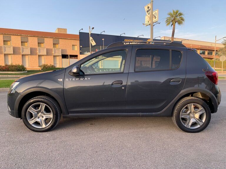 DACIA SANDERO STEPWAY ESSENTIAL 0.9TCE