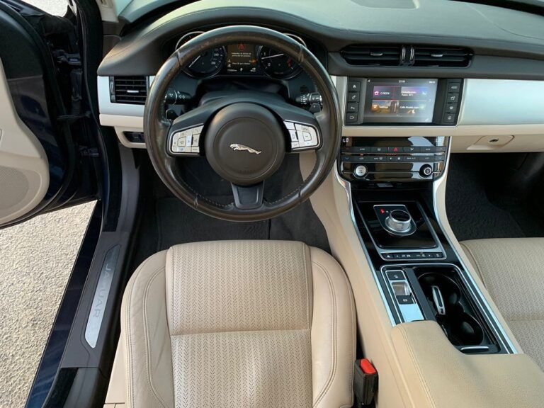 JAGUAR XF 2.0D Prestige