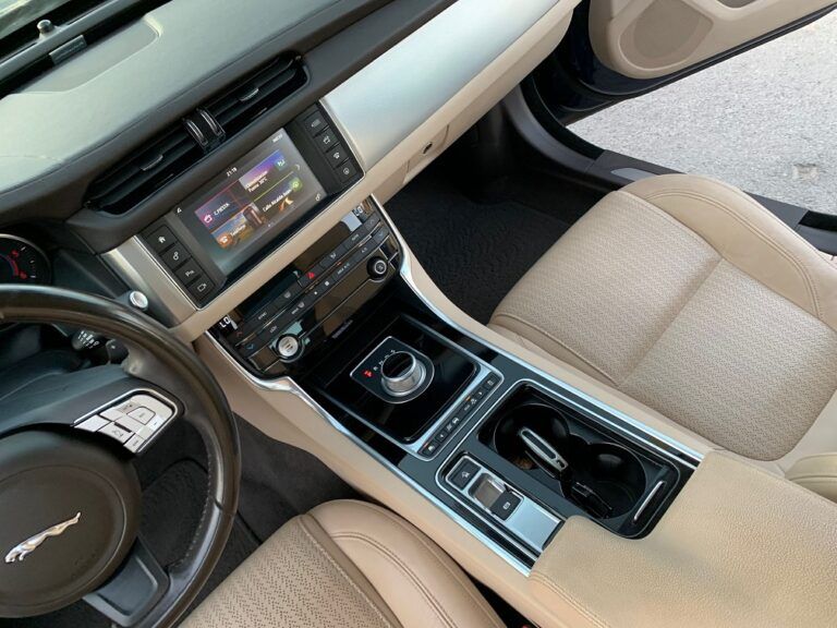 JAGUAR XF 2.0D Prestige