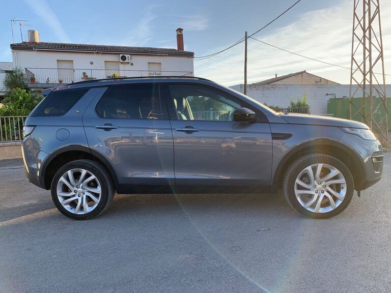 LAND-ROVER Discovery Sport 2.0L TD4 4x4 HSE Luxury