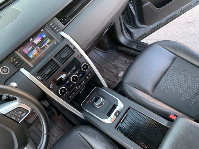 LAND-ROVER Discovery Sport 2.0L TD4 4x4 HSE Luxury