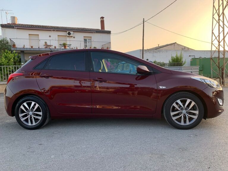 HYUNDAI i30 1.4 MPI BlueDrive 25 Aniversario