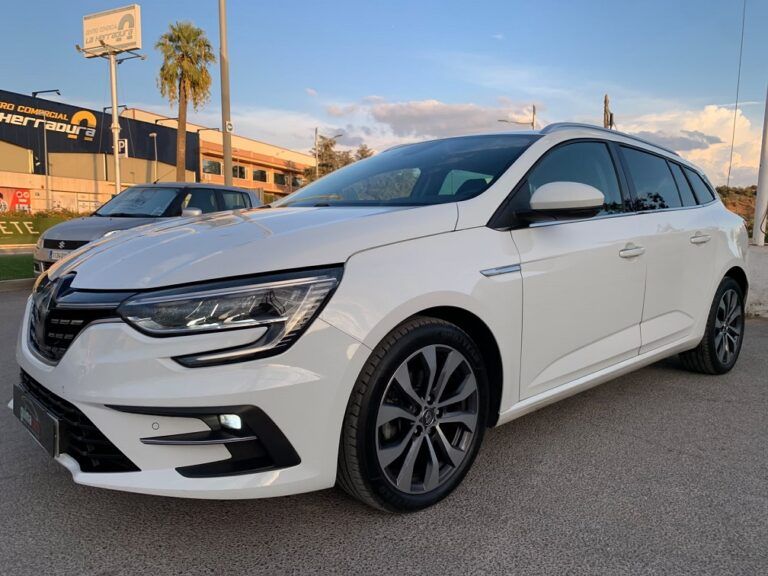 RENAULT Mégane S.T. Techno Blue 1.5dCi EDC