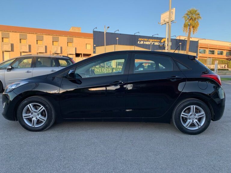 HYUNDAI I30 1.4 CRDI Tecno