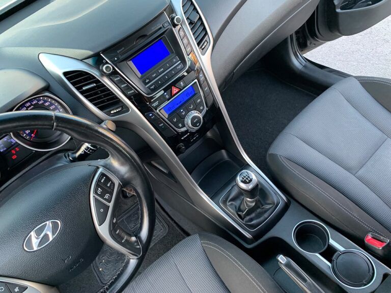 HYUNDAI I30 1.4 CRDI Tecno