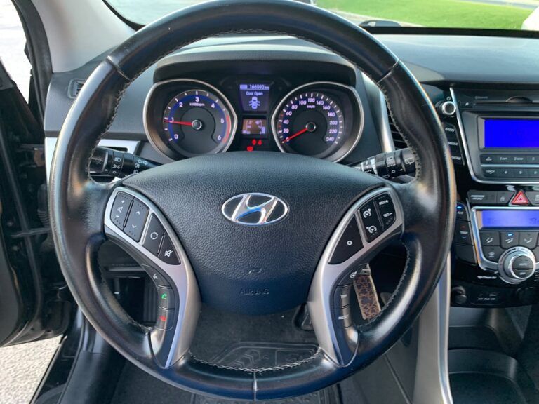 HYUNDAI I30 1.4 CRDI Tecno