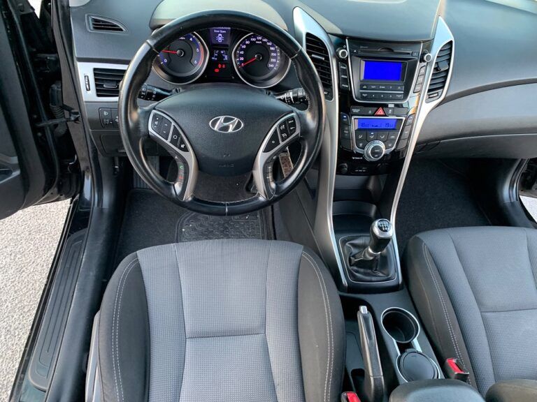 HYUNDAI I30 1.4 CRDI Tecno