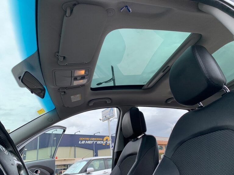 HYUNDAI ix35 1.7 CRDi Comfort Sky 4x2