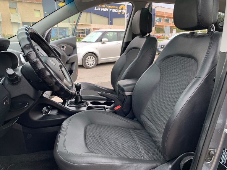 HYUNDAI ix35 1.7 CRDi Comfort Sky 4x2