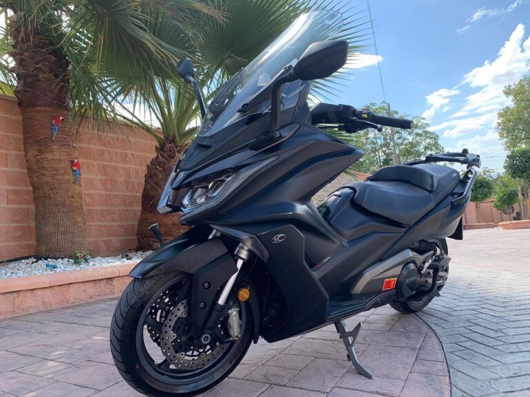 KYMCO AK 550