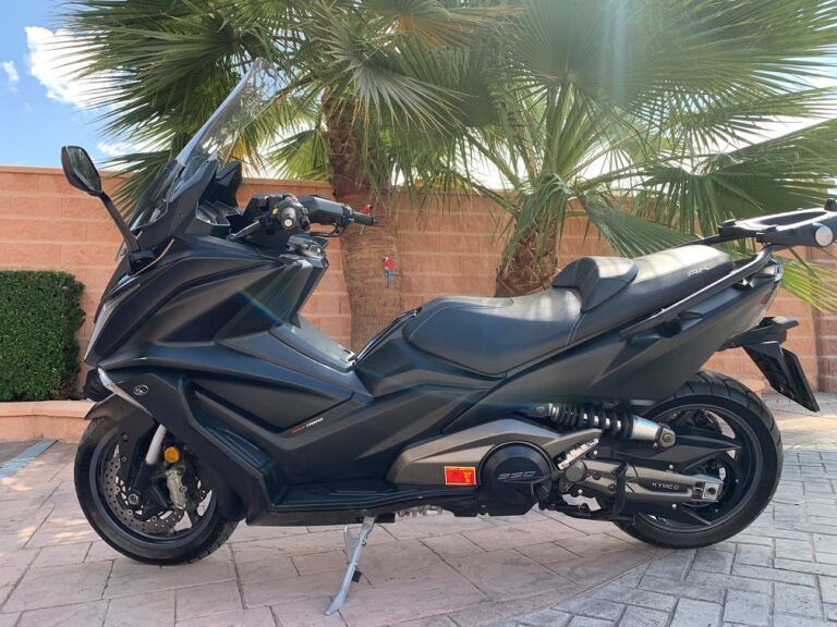 KYMCO AK 550